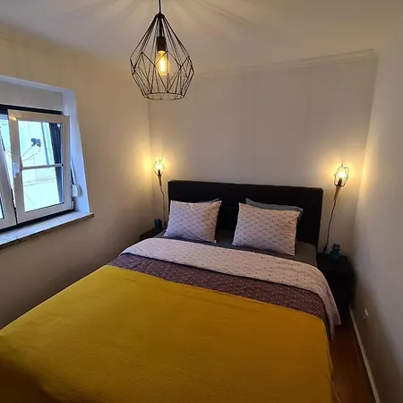 Guestready -cozy Apt Near Fado Museum * リスボン
